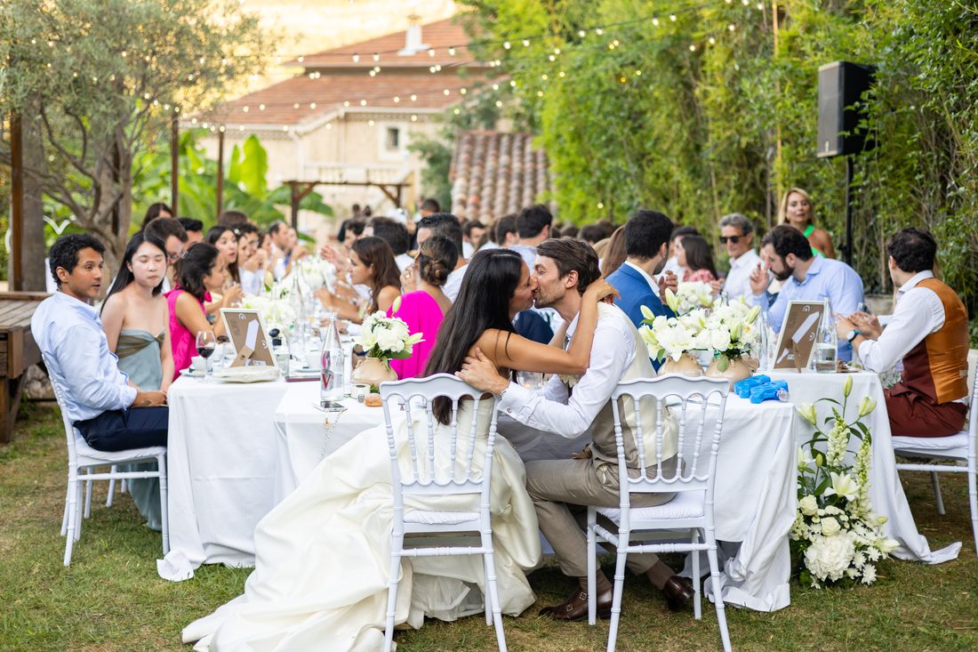 La grande tablée du dîner, dans le jardin